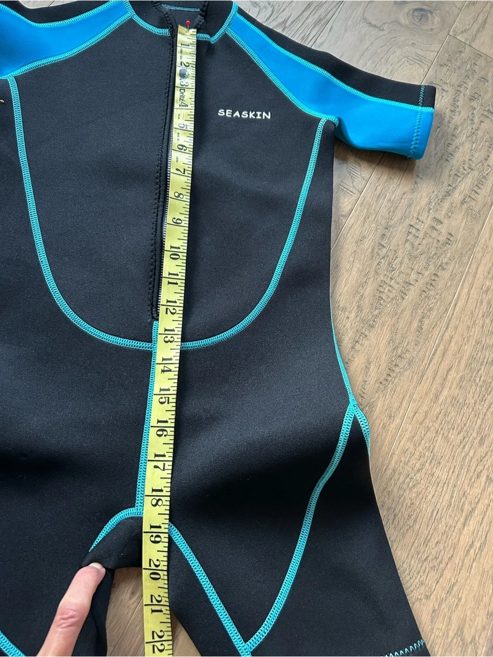 SEASKIN Black & Blue Kids Size 10 Shorty Wetsuit Surf Summer Swim Dive Snorkle